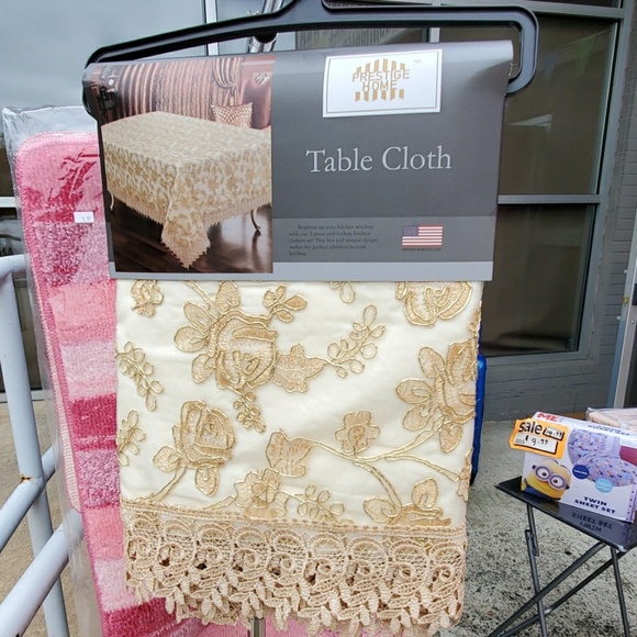 Prestige Heavyweight Fancy Tablecloth Beige 60x120 - Picture 4 of 4